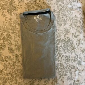 Hollister Essential Gray Men's Tee
